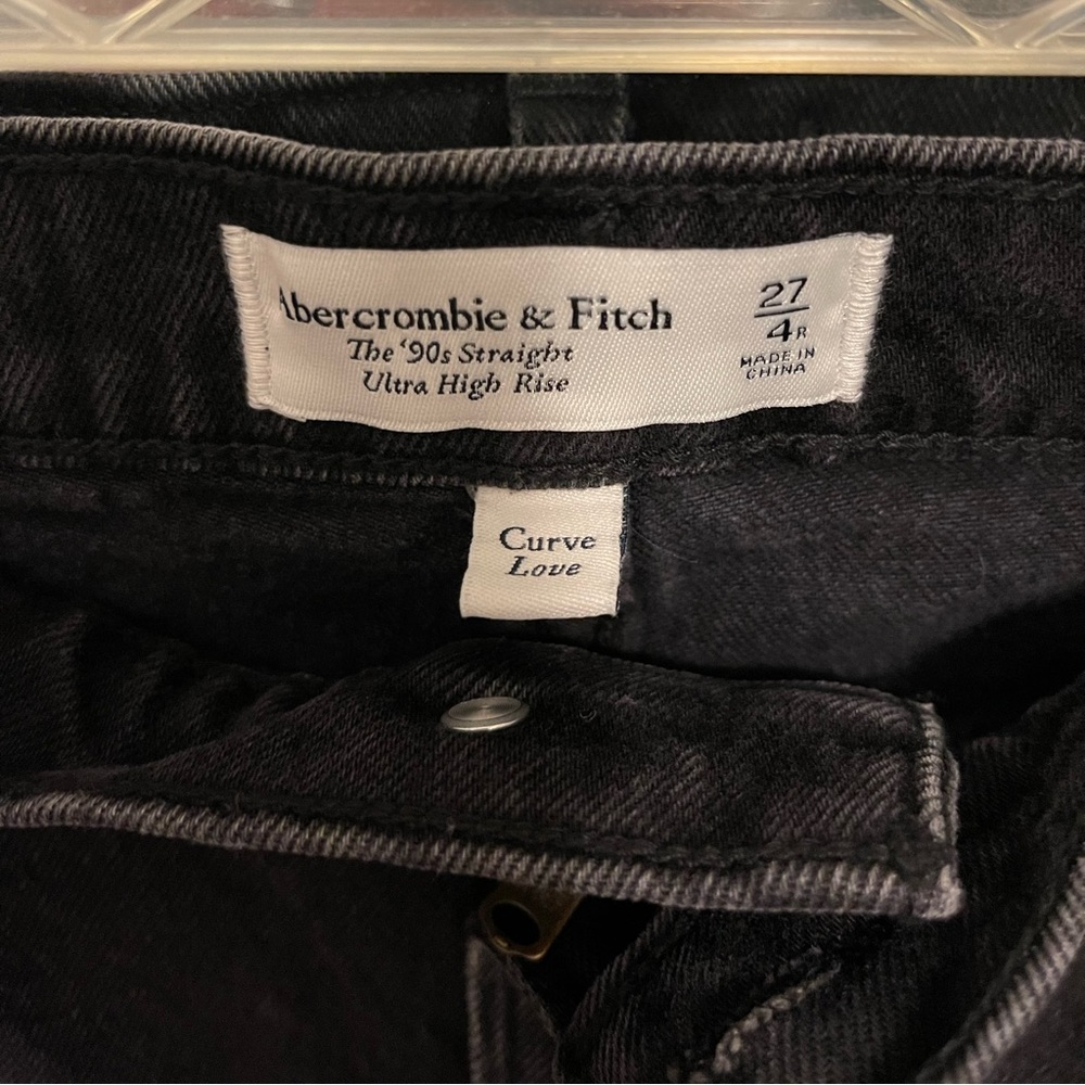 Abercrombie Curve Love 90’s Straight Jean